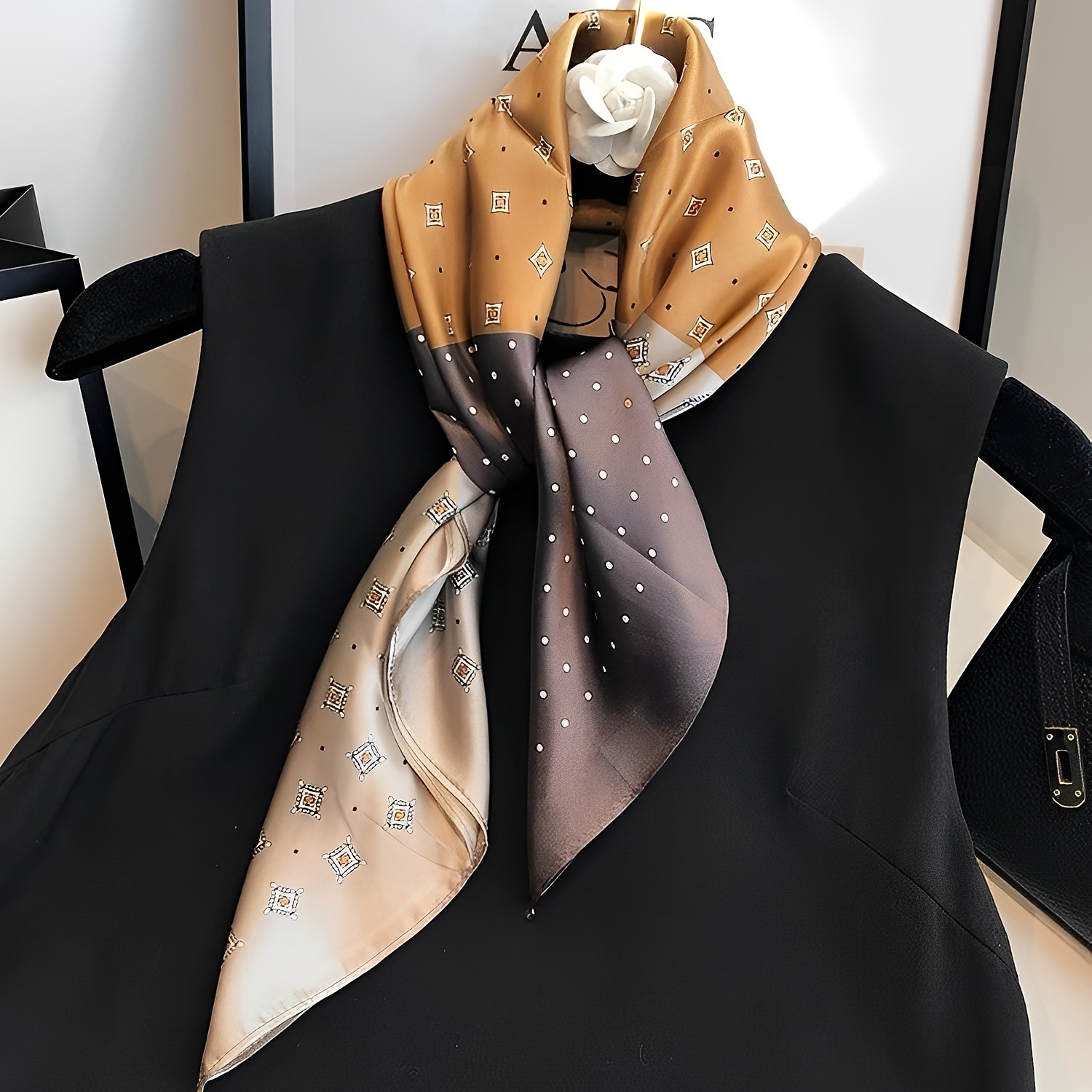 25,59-дюймовый квадратный шарф – обзор и цена Ascot Neck Scarf